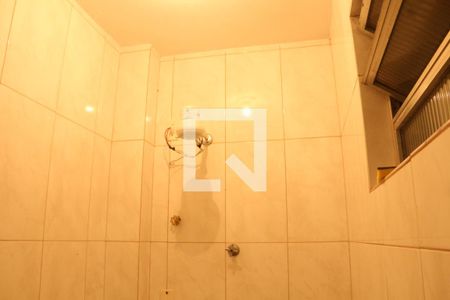 Banheiro de apartamento para alugar com 1 quarto, 40m² em Centro, São Vicente