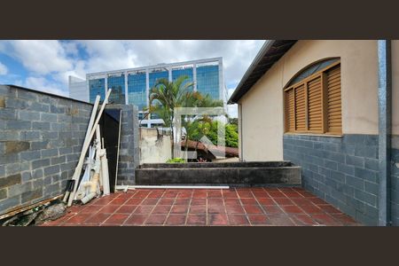 Casa para alugar com 5 quartos, 675m² em Santa Efigênia, Belo Horizonte