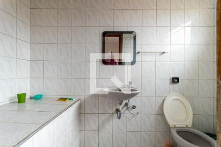 Casa à venda com 426m², 3 quartos e 3 vagas Casa à venda com 426m², 3 quartos e 3 vagasBanheiro piso superior