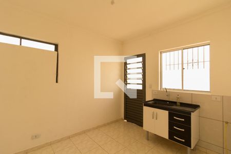 Sala, cozinha e área de serviço de kitnet/studio para alugar com 1 quarto, 20m² em Central Parque Sorocaba, Sorocaba