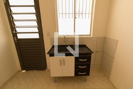 Cozinha e área de serviço de kitnet/studio para alugar com 1 quarto, 20m² em Central Parque Sorocaba, Sorocaba