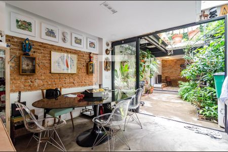 Sala de casa à venda com 2 quartos, 150m² em Pinheiros, São Paulo