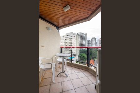 Sala - Varanda de apartamento para alugar com 3 quartos, 79m² em Sumaré, São Paulo