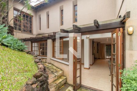 Casa de condomínio para alugar com 500m², 3 quartos e 7 vagas Casa de condomínio para alugar com 500m², 3 quartos e 7 vagasÁrea Externa