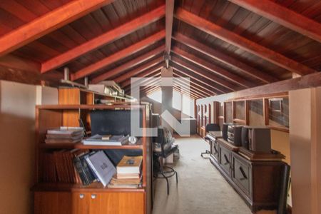 Casa de condomínio para alugar com 500m², 3 quartos e 7 vagas Casa de condomínio para alugar com 500m², 3 quartos e 7 vagasEscritório