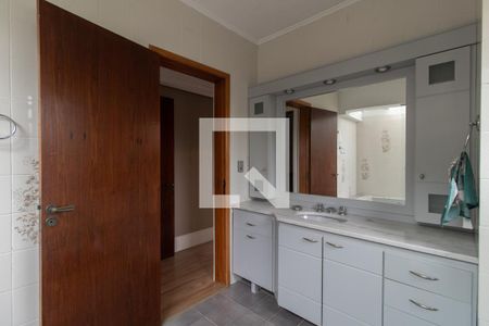 Casa de condomínio para alugar com 500m², 3 quartos e 7 vagas Casa de condomínio para alugar com 500m², 3 quartos e 7 vagasBanheiro da Suíte 3