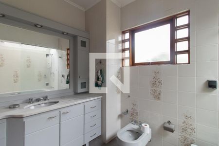Casa de condomínio para alugar com 500m², 3 quartos e 7 vagas Casa de condomínio para alugar com 500m², 3 quartos e 7 vagasBanheiro da Suíte 3