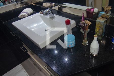 Apartamento à venda com 107m², 2 quartos e sem vaga Apartamento à venda com 107m², 2 quartos e sem vagaBanheiro da Suíte