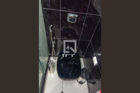 Apartamento à venda com 107m², 2 quartos e sem vaga Apartamento à venda com 107m², 2 quartos e sem vagaBanheiro Social