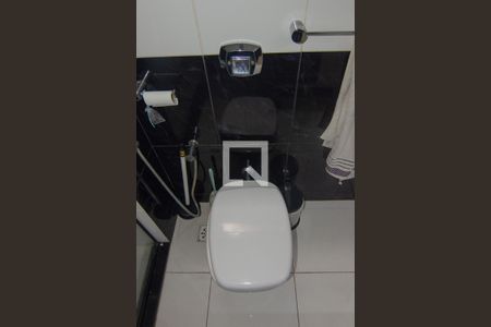 Apartamento à venda com 107m², 2 quartos e sem vaga Apartamento à venda com 107m², 2 quartos e sem vagaBanheiro da Suíte