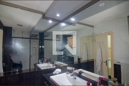 Apartamento à venda com 107m², 2 quartos e sem vaga Apartamento à venda com 107m², 2 quartos e sem vagaBanheiro da Suíte