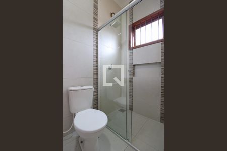 Banheiro de casa à venda com 2 quartos, 100m² em Harmonia, Canoas