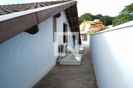 Casa à venda com 265m², 3 quartos e 3 vagas Casa à venda com 265m², 3 quartos e 3 vagasÁrea Externa