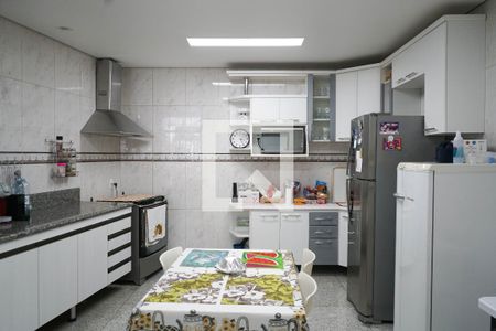 Casa à venda com 265m², 3 quartos e 3 vagas Casa à venda com 265m², 3 quartos e 3 vagasCozinha