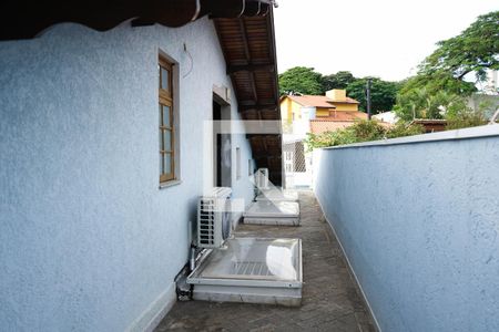 Casa à venda com 265m², 3 quartos e 3 vagas Casa à venda com 265m², 3 quartos e 3 vagasÁrea Externa
