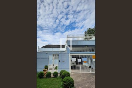 Casa à venda com 265m², 3 quartos e 3 vagas Casa à venda com 265m², 3 quartos e 3 vagasFachada