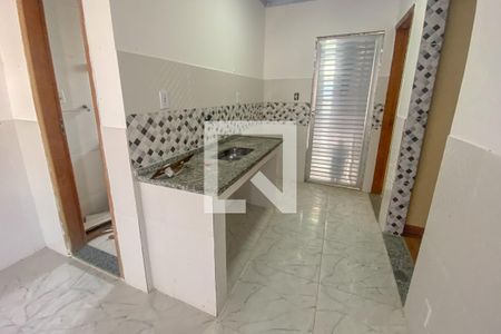 Sala de casa para alugar com 1 quarto, 55m² em Parque Uruguaiana, Duque de Caxias