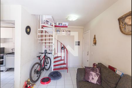 Sala 1 de apartamento para alugar com 2 quartos, 113m² em Saudade, Belo Horizonte