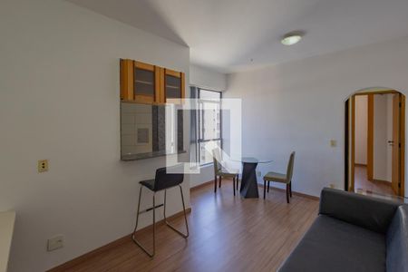 Sala de apartamento à venda com 1 quarto, 40m² em Lourdes, Belo Horizonte
