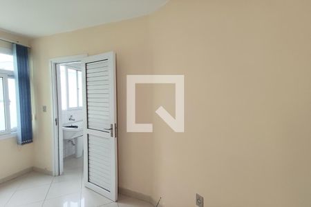 Apartamento à venda com 268m², 4 quartos e 3 vagas Apartamento à venda com 268m², 4 quartos e 3 vagasQuarto de Serviço