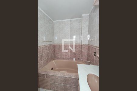 Apartamento à venda com 268m², 4 quartos e 3 vagas Apartamento à venda com 268m², 4 quartos e 3 vagasBanheiro da Suíte