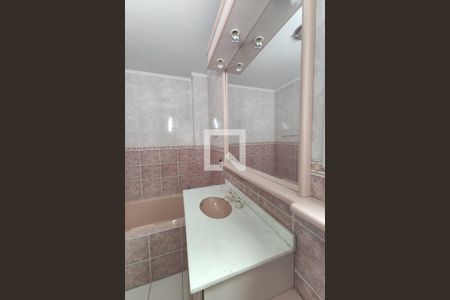 Apartamento à venda com 268m², 4 quartos e 3 vagas Apartamento à venda com 268m², 4 quartos e 3 vagasBanheiro da Suíte