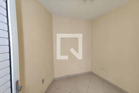 Apartamento à venda com 268m², 4 quartos e 3 vagas Apartamento à venda com 268m², 4 quartos e 3 vagasQuarto de Serviço