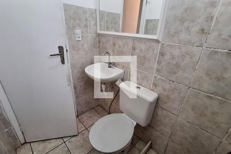 Banheiro de casa para alugar com 2 quartos, 60m² em Vila Santa Cruz, Duque de Caxias