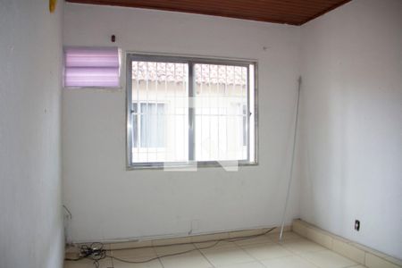 Suíte de casa de condomínio para alugar com 3 quartos, 80m² em Galo Branco, São Gonçalo