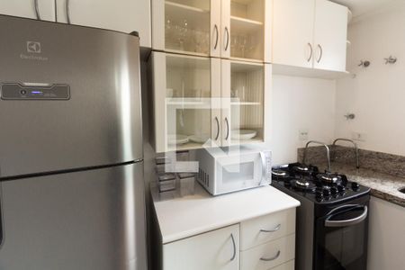 Cozinha de apartamento para alugar com 1 quarto, 44m² em Itaim Bibi, São Paulo