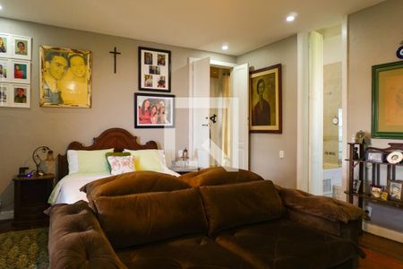 Casa de condomínio à venda com 700m², 5 quartos e 2 vagas Casa de condomínio à venda com 700m², 5 quartos e 2 vagasSuíte 1