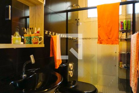 Casa de condomínio à venda com 700m², 5 quartos e 2 vagas Casa de condomínio à venda com 700m², 5 quartos e 2 vagasBanheiro da Suíte 4