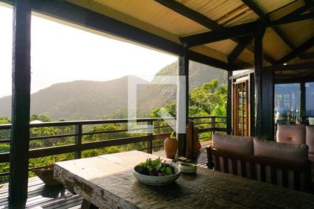 Casa de condomínio à venda com 700m², 5 quartos e 2 vagas Casa de condomínio à venda com 700m², 5 quartos e 2 vagasVaranda da Sala