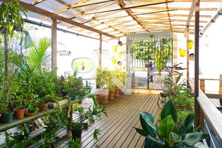 Casa de condomínio à venda com 700m², 5 quartos e 2 vagas Casa de condomínio à venda com 700m², 5 quartos e 2 vagasÁrea Externa