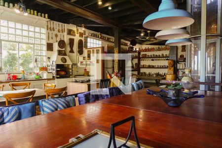 Casa de condomínio à venda com 700m², 5 quartos e 2 vagas Casa de condomínio à venda com 700m², 5 quartos e 2 vagasÁrea Gourmet