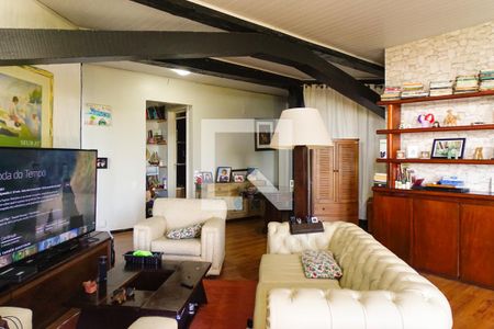 Casa de condomínio à venda com 700m², 5 quartos e 2 vagas Casa de condomínio à venda com 700m², 5 quartos e 2 vagasSuíte 4