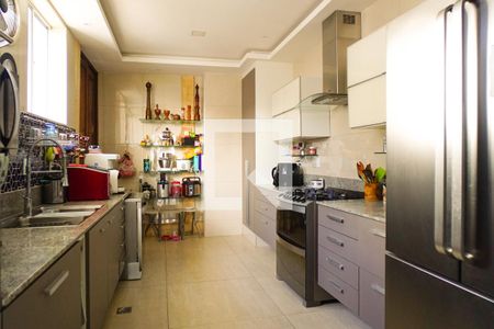 Casa de condomínio à venda com 700m², 5 quartos e 2 vagas Casa de condomínio à venda com 700m², 5 quartos e 2 vagasCozinha