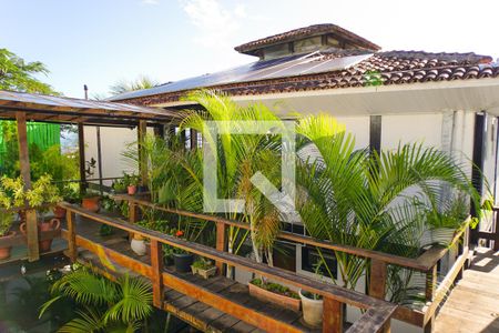 Casa de condomínio à venda com 700m², 5 quartos e 2 vagas Casa de condomínio à venda com 700m², 5 quartos e 2 vagasÁrea Externa