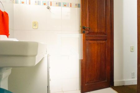 Casa de condomínio à venda com 700m², 5 quartos e 2 vagas Casa de condomínio à venda com 700m², 5 quartos e 2 vagasBanheiro do Escritório