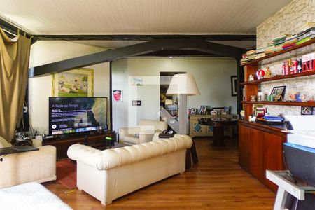 Casa de condomínio à venda com 700m², 5 quartos e 2 vagas Casa de condomínio à venda com 700m², 5 quartos e 2 vagasSuíte 4