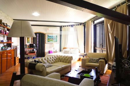 Casa de condomínio à venda com 700m², 5 quartos e 2 vagas Casa de condomínio à venda com 700m², 5 quartos e 2 vagasSuíte 4