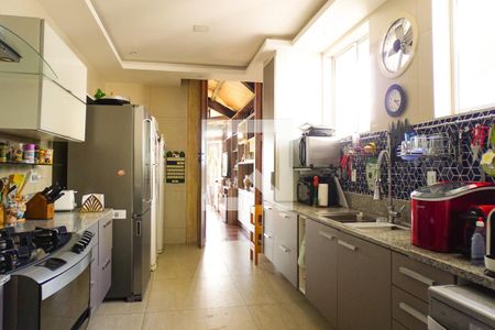 Casa de condomínio à venda com 700m², 5 quartos e 2 vagas Casa de condomínio à venda com 700m², 5 quartos e 2 vagasCozinha