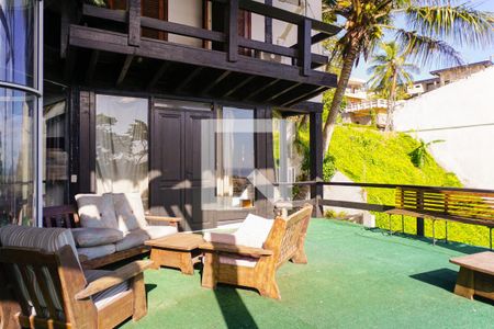 Casa de condomínio à venda com 700m², 5 quartos e 2 vagas Casa de condomínio à venda com 700m², 5 quartos e 2 vagasVanda da Suíte 4/Escritório