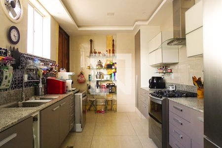 Casa de condomínio à venda com 700m², 5 quartos e 2 vagas Casa de condomínio à venda com 700m², 5 quartos e 2 vagasCozinha