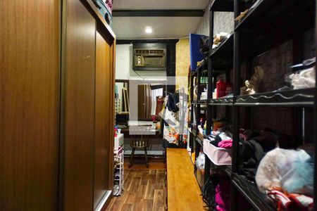 Casa de condomínio à venda com 700m², 5 quartos e 2 vagas Casa de condomínio à venda com 700m², 5 quartos e 2 vagasCloset da Suíte 4