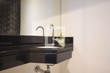 Lavabo de apartamento à venda com 1 quarto, 84m² em Vila Suzana, São Paulo