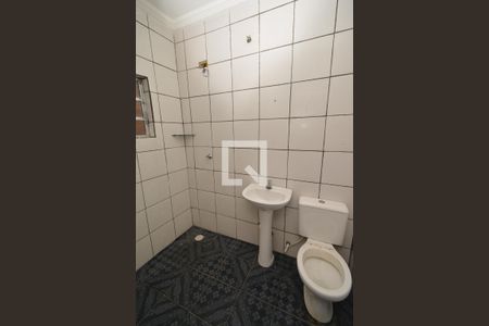 Banheiro de kitnet/studio para alugar com 2 quartos, 40m² em Jardim Valéria, Guarulhos