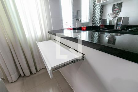 Sala - Mesa de apartamento para alugar com 2 quartos, 38m² em Chácara Seis de Outubro, São Paulo