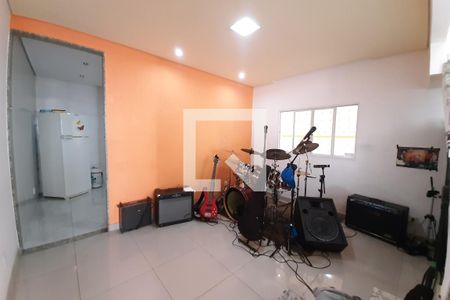 sala de casa para alugar com 2 quartos, 132m² em Piratininga, Belo Horizonte