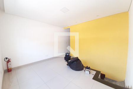 Sala 2 de casa à venda com 2 quartos, 132m² em Piratininga, Belo Horizonte